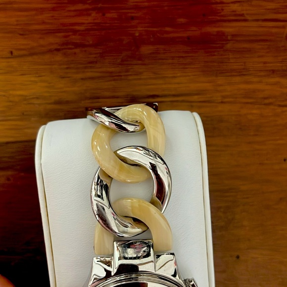 Michael Kors Runway Chain Link Watch - Picture 2 of 4